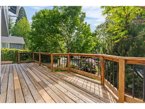 7330 SW 33rd Avenue Portland OR 97219