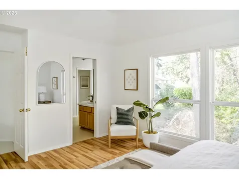 3321 SW Vesta Court Portland OR 97219
