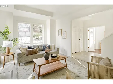 3321 SW Vesta Court Portland OR 97219