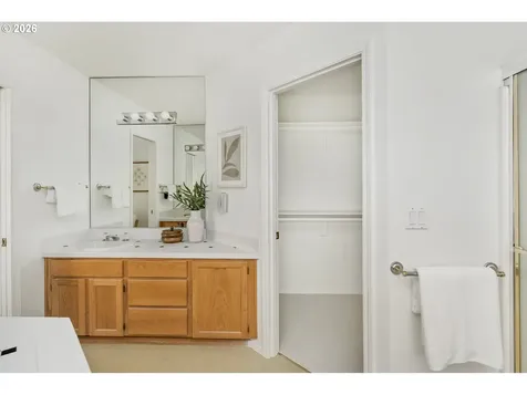 3321 SW Vesta Court Portland OR 97219