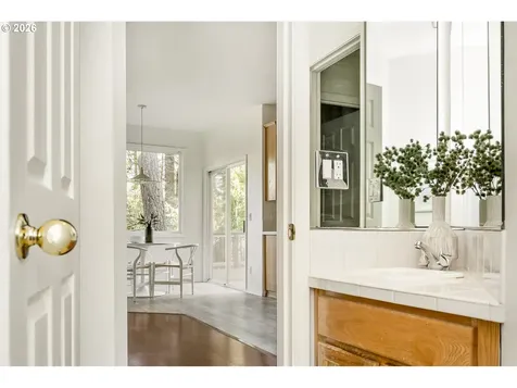 3321 SW Vesta Court Portland OR 97219