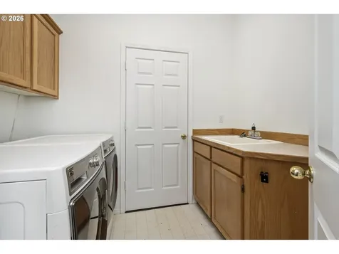 3321 SW Vesta Court Portland OR 97219