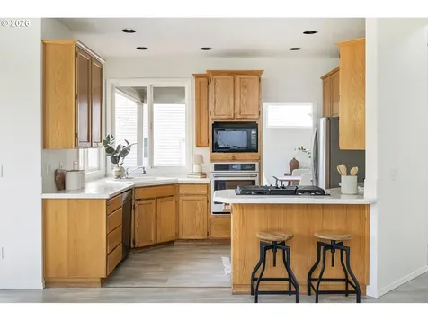 3321 SW Vesta Court Portland OR 97219