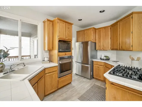 3321 SW Vesta Court Portland OR 97219