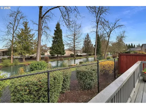 2475 Borders Drive Eugene OR 97404