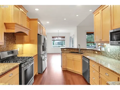 2475 Borders Drive Eugene OR 97404