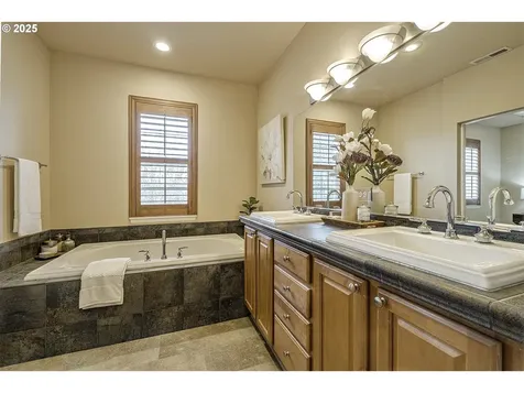 6644 NE Rosebay Drive Hillsboro OR 97124