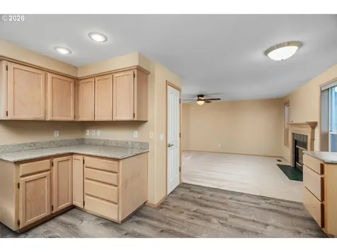 8203 SW Matthew Park Street Portland OR 97224