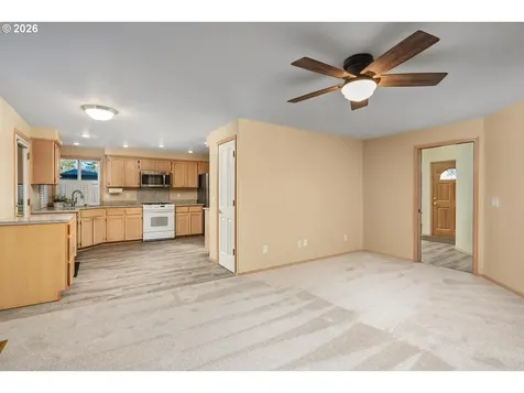 8203 SW Matthew Park Street Portland OR 97224