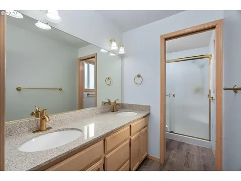 8203 SW Matthew Park Street Portland OR 97224