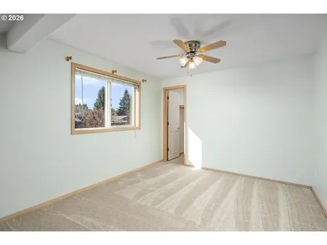 8203 SW Matthew Park Street Portland OR 97224