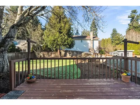 8203 SW Matthew Park Street Portland OR 97224