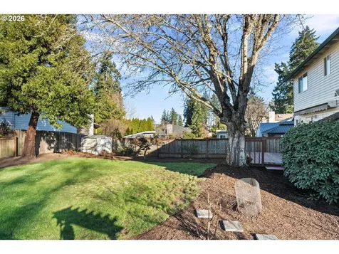 8203 SW Matthew Park Street Portland OR 97224