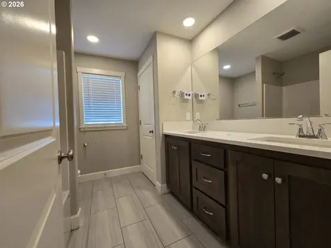 8207 NE 168th Place Vancouver WA 98682