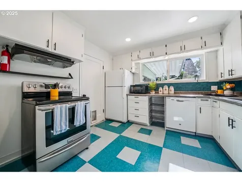 128 NE 127th Avenue Portland OR 97230