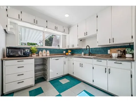128 NE 127th Avenue Portland OR 97230