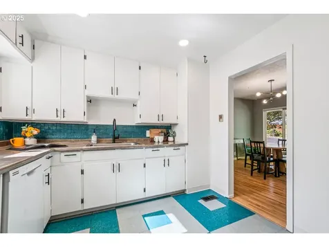 128 NE 127th Avenue Portland OR 97230
