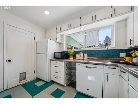 128 NE 127th Avenue Portland OR 97230