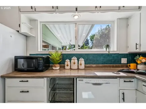 128 NE 127th Avenue Portland OR 97230
