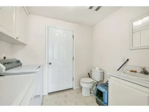 2954 Brett Loop Eugene OR 97404