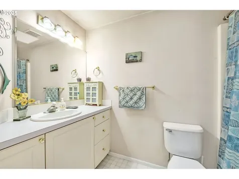 2954 Brett Loop Eugene OR 97404