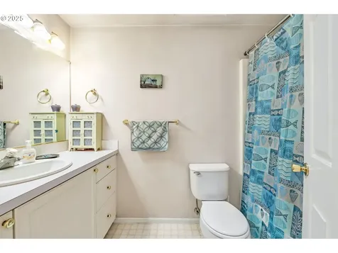 2954 Brett Loop Eugene OR 97404