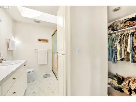 2954 Brett Loop Eugene OR 97404