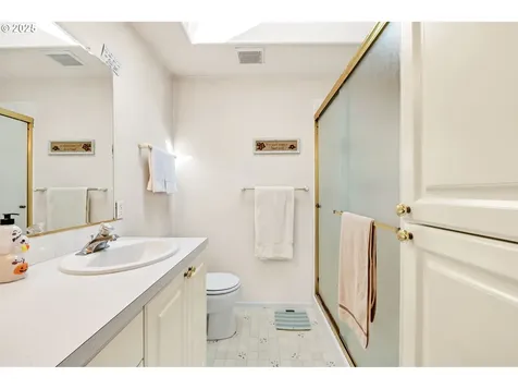 2954 Brett Loop Eugene OR 97404