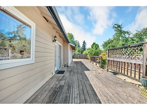 2954 Brett Loop Eugene OR 97404