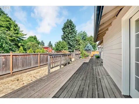 2954 Brett Loop Eugene OR 97404