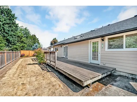 2954 Brett Loop Eugene OR 97404