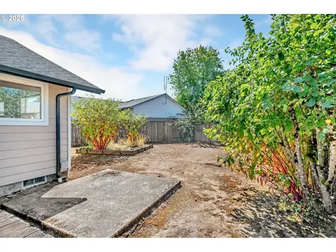 2954 Brett Loop Eugene OR 97404