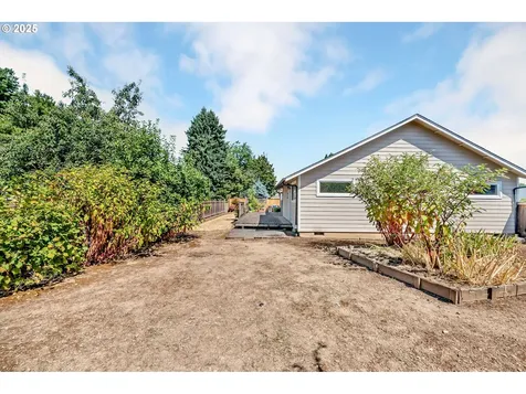 2954 Brett Loop Eugene OR 97404