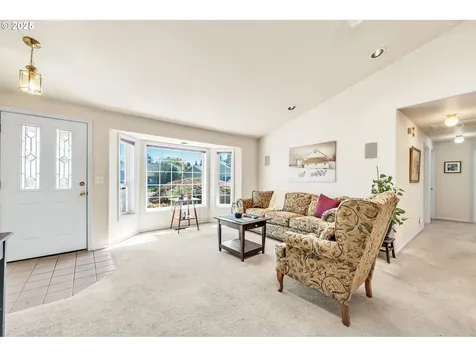 2954 Brett Loop Eugene OR 97404