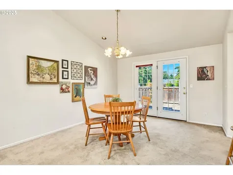 2954 Brett Loop Eugene OR 97404