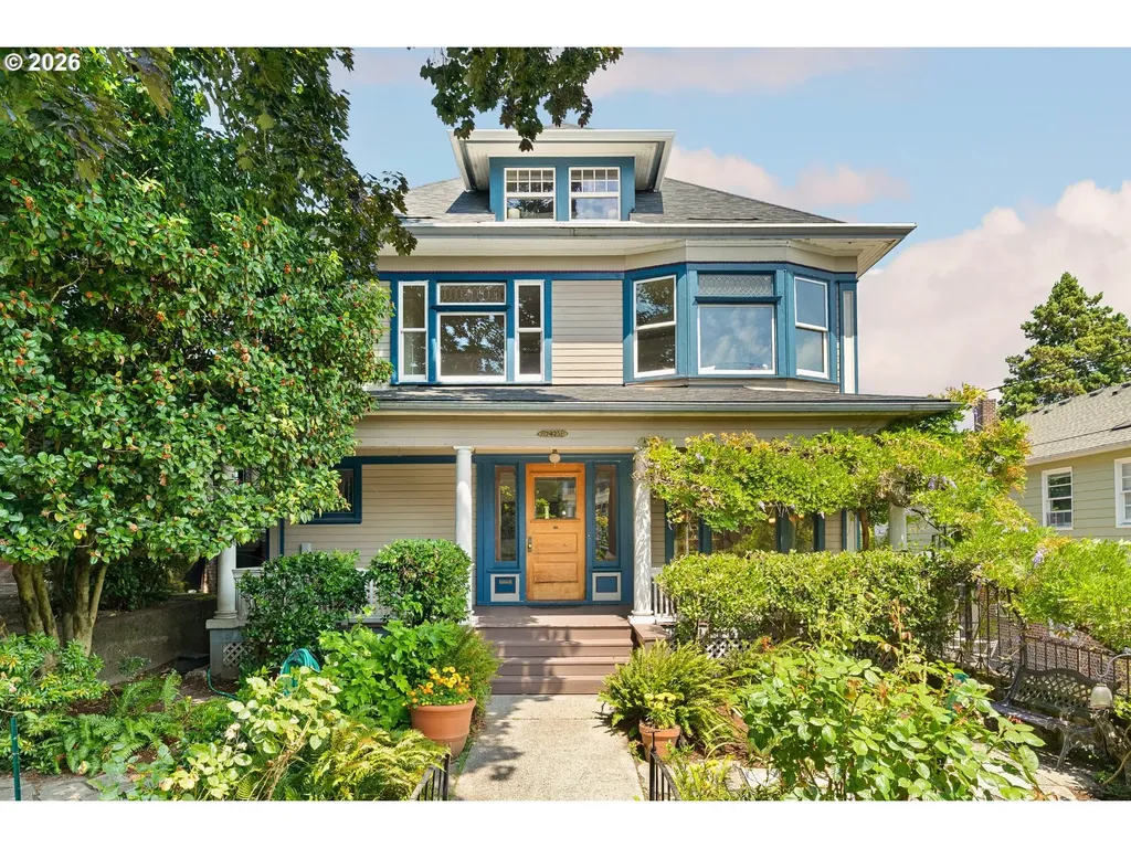 2425 NW Johnson Street Portland OR 97210