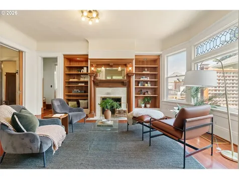 2425 NW Johnson Street Portland OR 97210