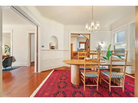 2425 NW Johnson Street Portland OR 97210