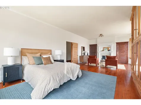 2425 NW Johnson Street Portland OR 97210