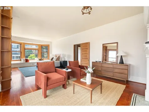 2425 NW Johnson Street Portland OR 97210