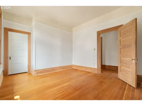 2425 NW Johnson Street Portland OR 97210