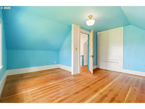 2425 NW Johnson Street Portland OR 97210