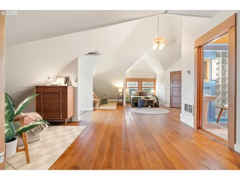2425 NW Johnson Street Portland OR 97210