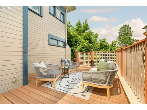 2425 NW Johnson Street Portland OR 97210