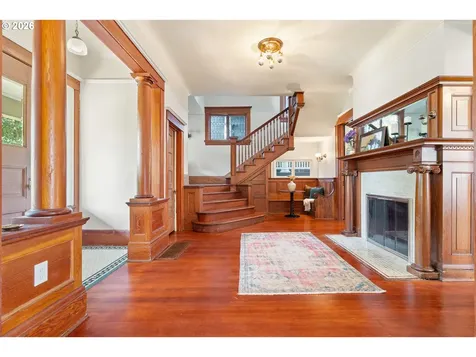 2425 NW Johnson Street Portland OR 97210
