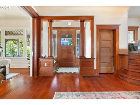 2425 NW Johnson Street Portland OR 97210