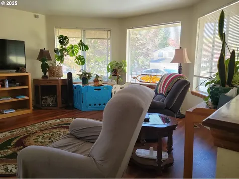 1523 NW Thompson Way Grants Pass OR 97526
