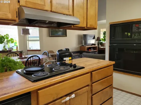 1523 NW Thompson Way Grants Pass OR 97526