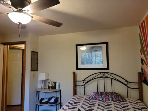 1523 NW Thompson Way Grants Pass OR 97526