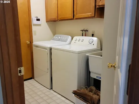 1523 NW Thompson Way Grants Pass OR 97526